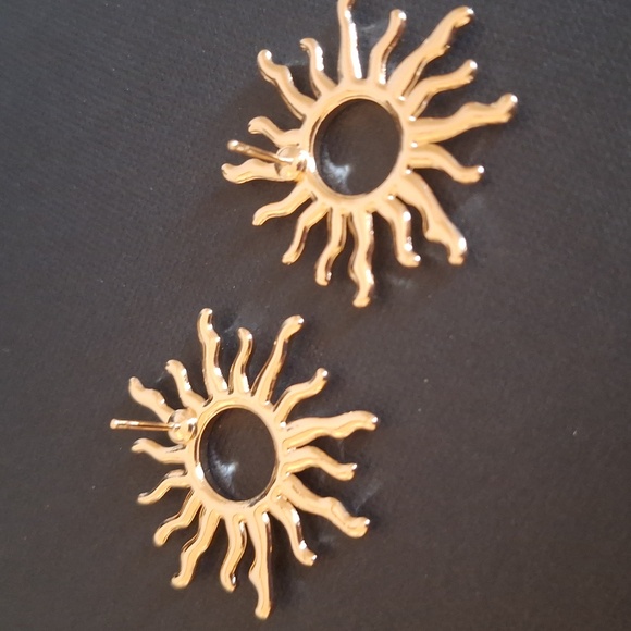 Gold Sunburst Stud Earrings Celestial Boho Statement Sun Jewelry - Picture 4 of 5